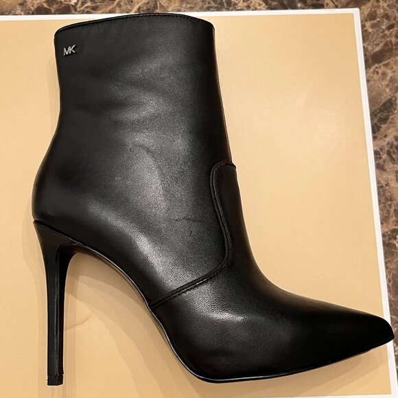 Michael Michael Kors Blaine Black Leather Booties Size 6 - Picture 4 of 16